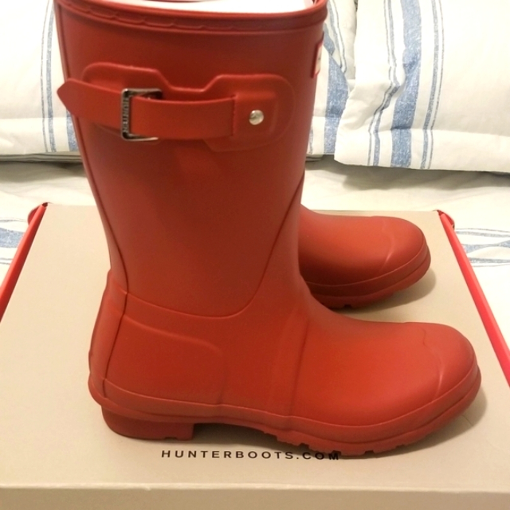 Women's Hunter Original Short Military Red Boots "NEW" W/Box US Size 8 (EU 39)!